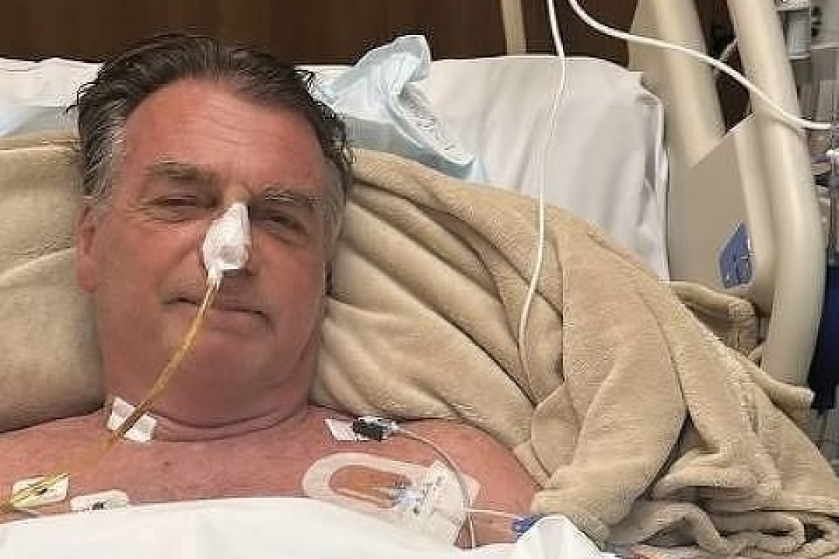 Bolsonaro apresenta "boa evolução clínica" e se mantém "orientado", diz novo boletim médico
