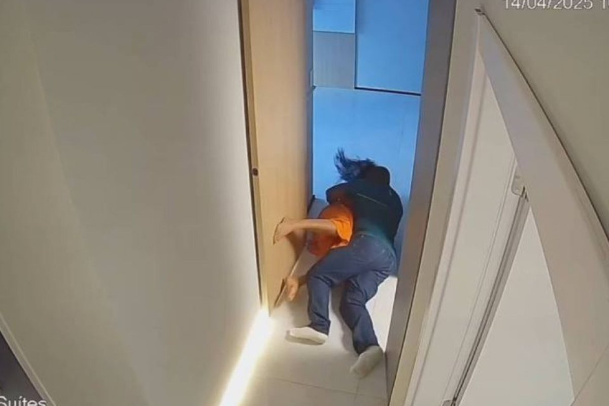 Mulher diz que se feriu ao ser tirada à força de cama e empurrada por influencer João Neto