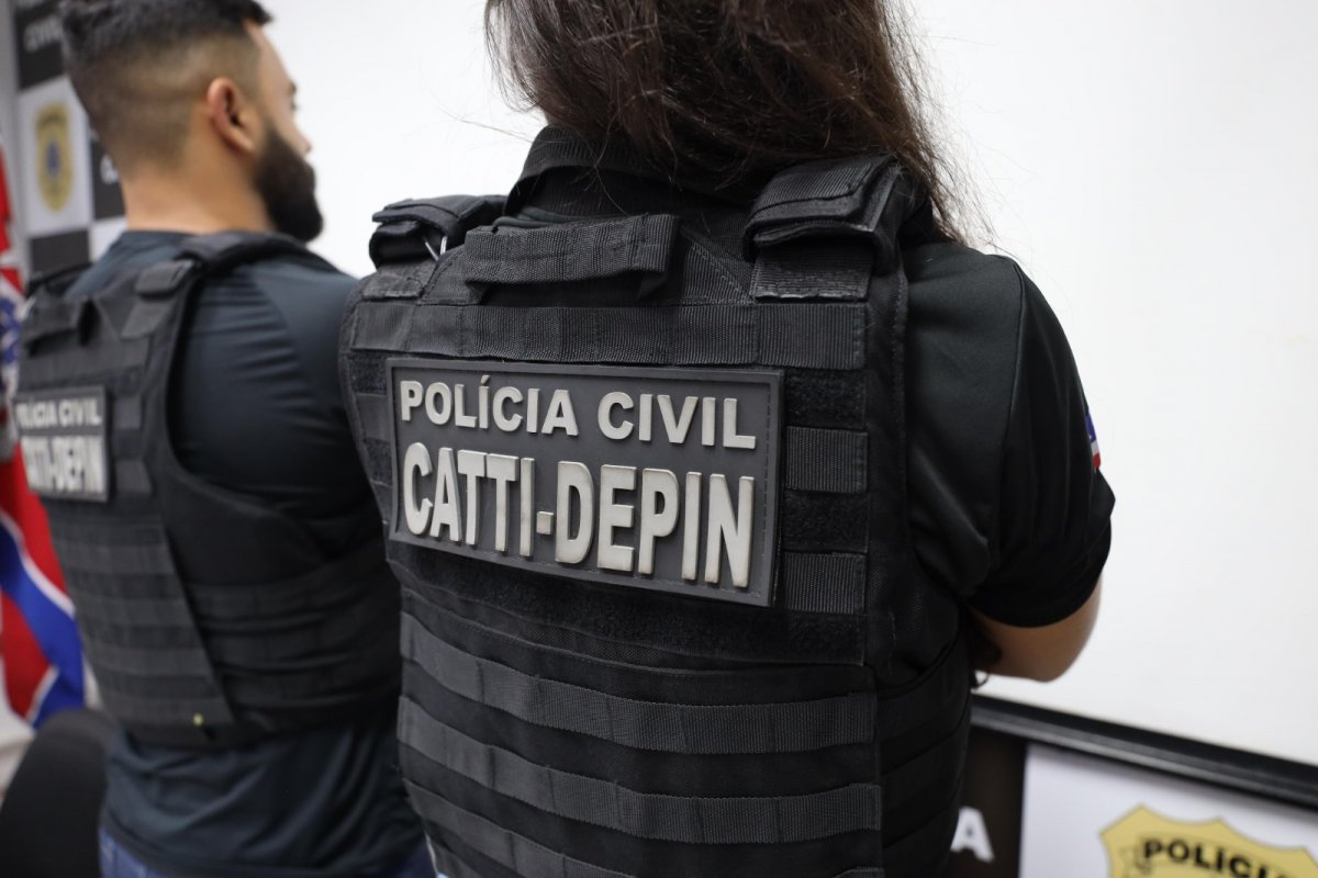 Funcionária de loja comercial é presa em flagrante sob suspeita de furtar estabelecimento comercial em Itabuna