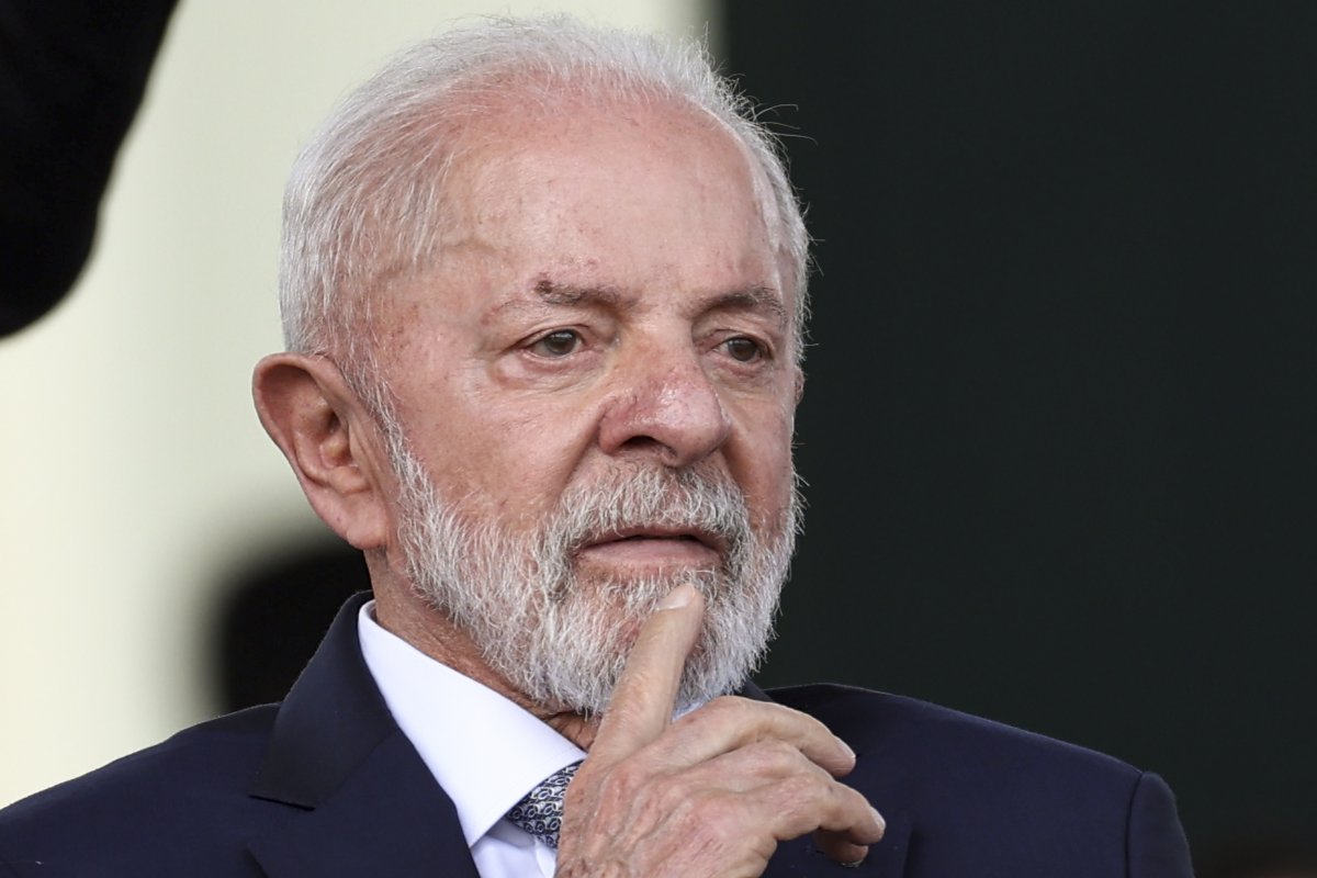 Lula cobrou explicação de chefes da Abin e da PF em reunião tensa sobre espionagem