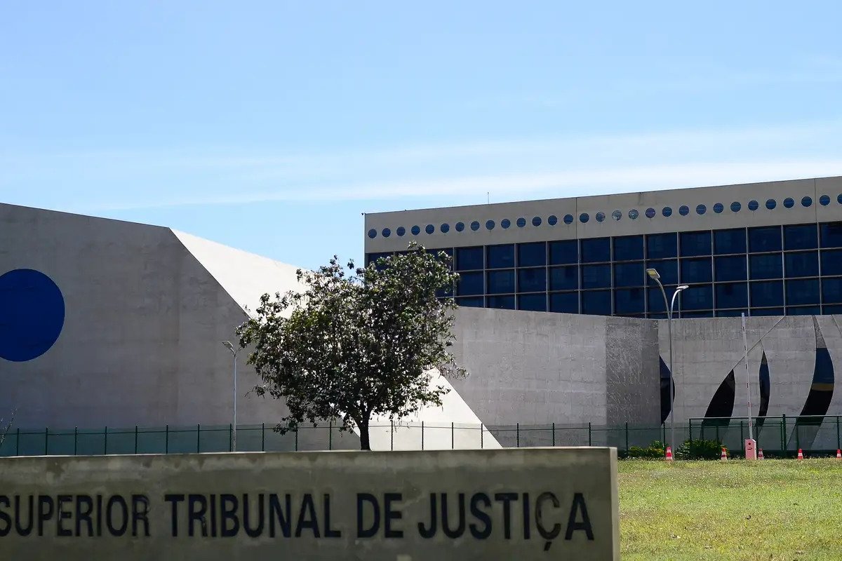 PF cita 'riscos concretos' de vazamento no STJ ao pedir transferência de inquérito para STF