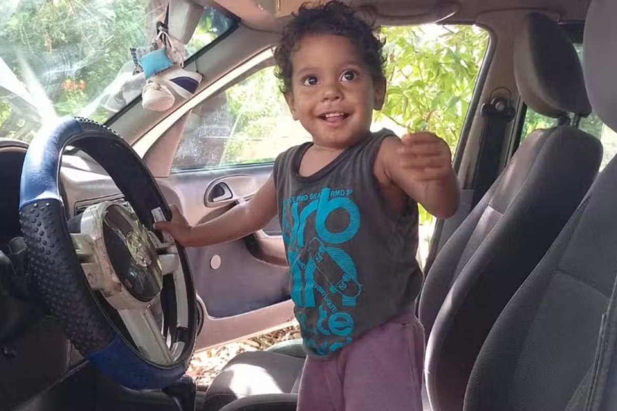 Criança de 1 ano é eletrocutada após mãe ligar tomada de geladeira no oeste da Bahia