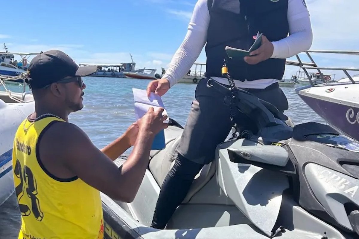 Capitania dos Portos retira 11 embarcações e apreende outras 6 no Baixo Sul da Bahia