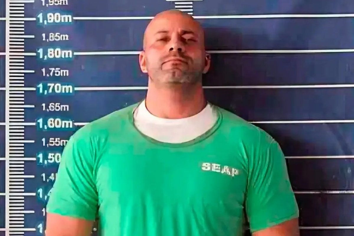 Alexandre de Moraes autoriza Magno Malta a visitar Daniel Silveira na prisão