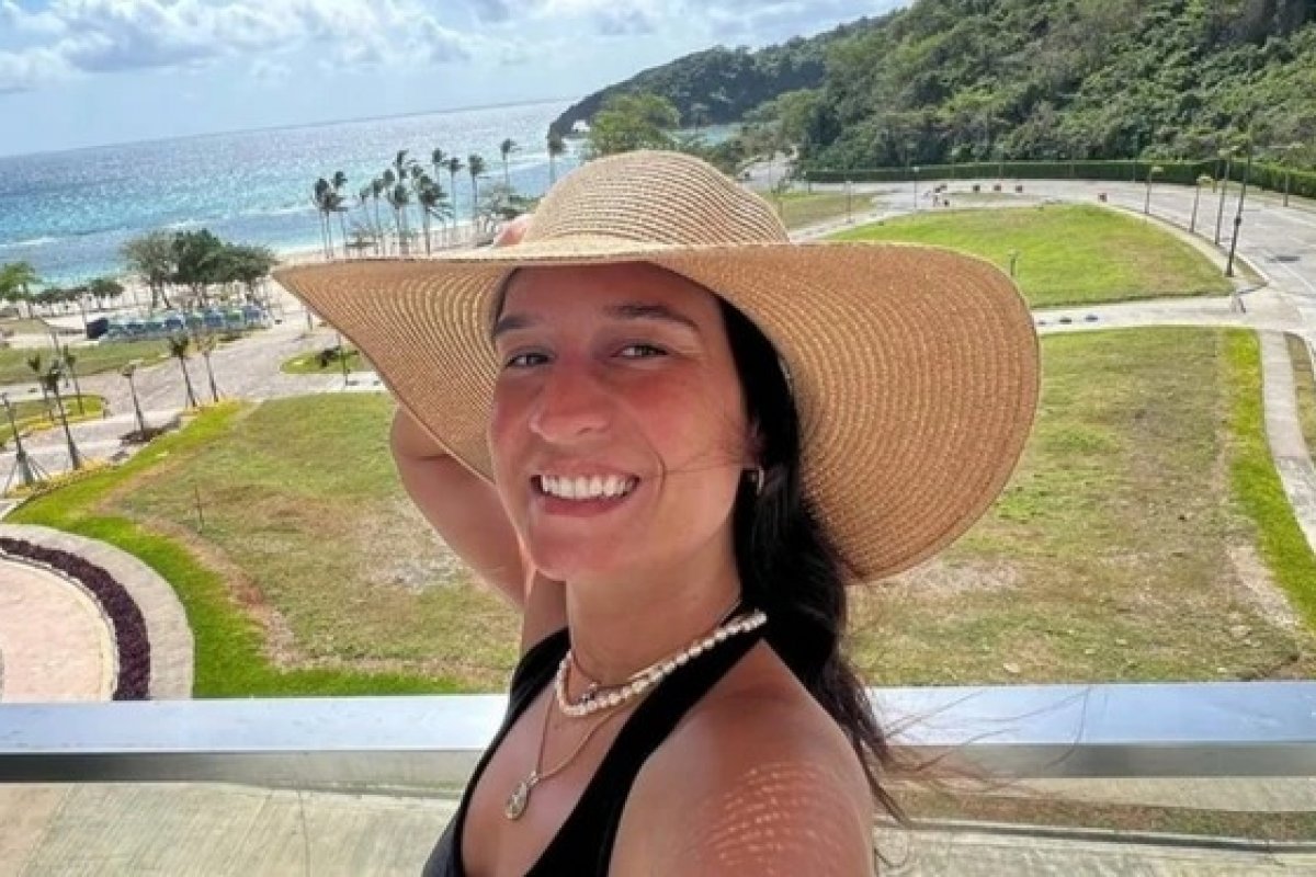 Influencer alemã morre aos 28 anos após passar mal em festa de réveillon