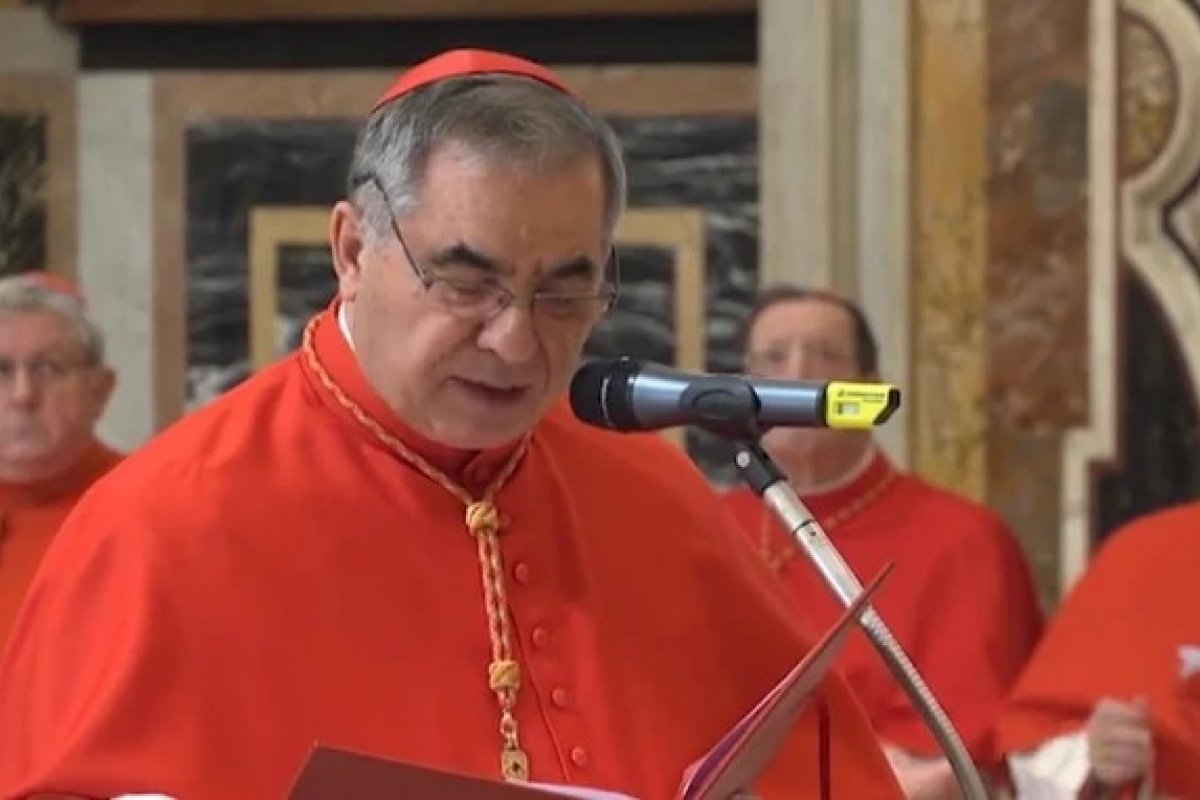 Cardeal que foi condenado a prisão e perdeu o direito a voto no Conclave diz que vai participar da eleição