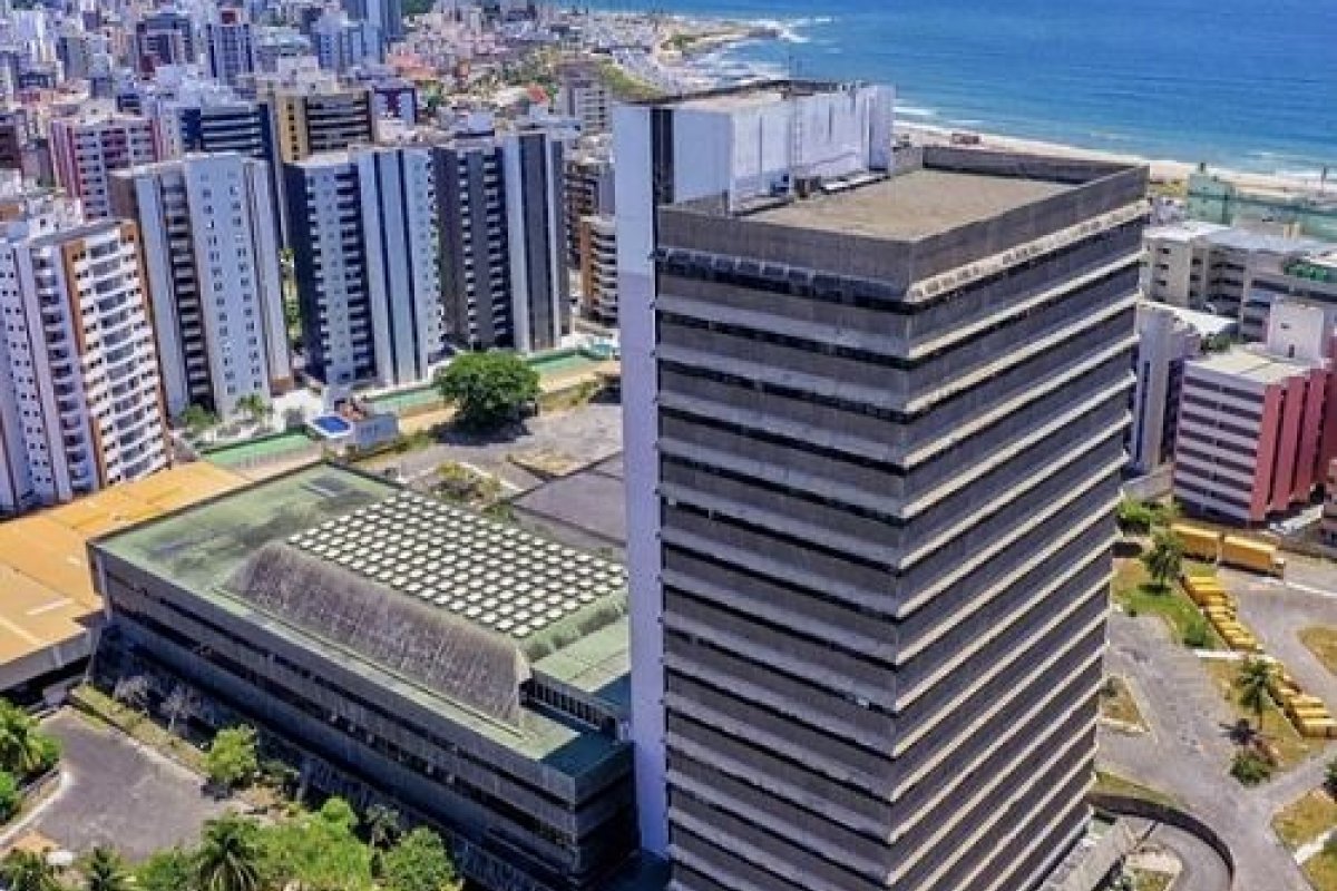 Após tentativas frustradas, Correios marcam novo leilão de prédio na Pituba