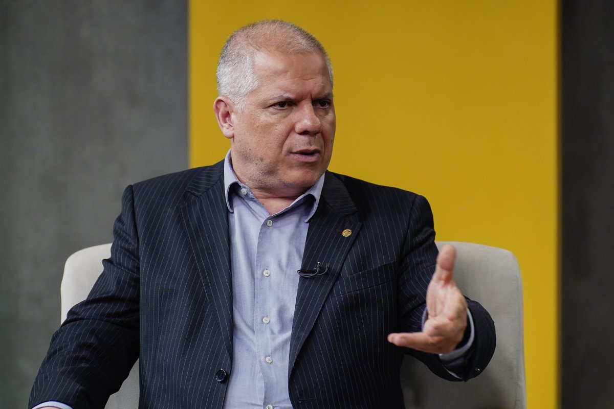 Lula demite presidente do INSS após operação que apura desvios de R$ 6,3 bilhões