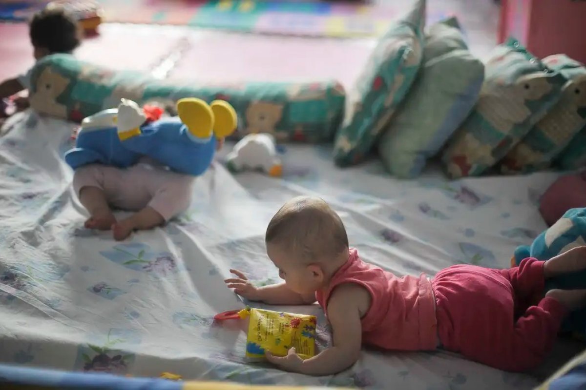 Bebês de 15 meses já são capazes de nomear objetos desconhecidos, revela estudo
