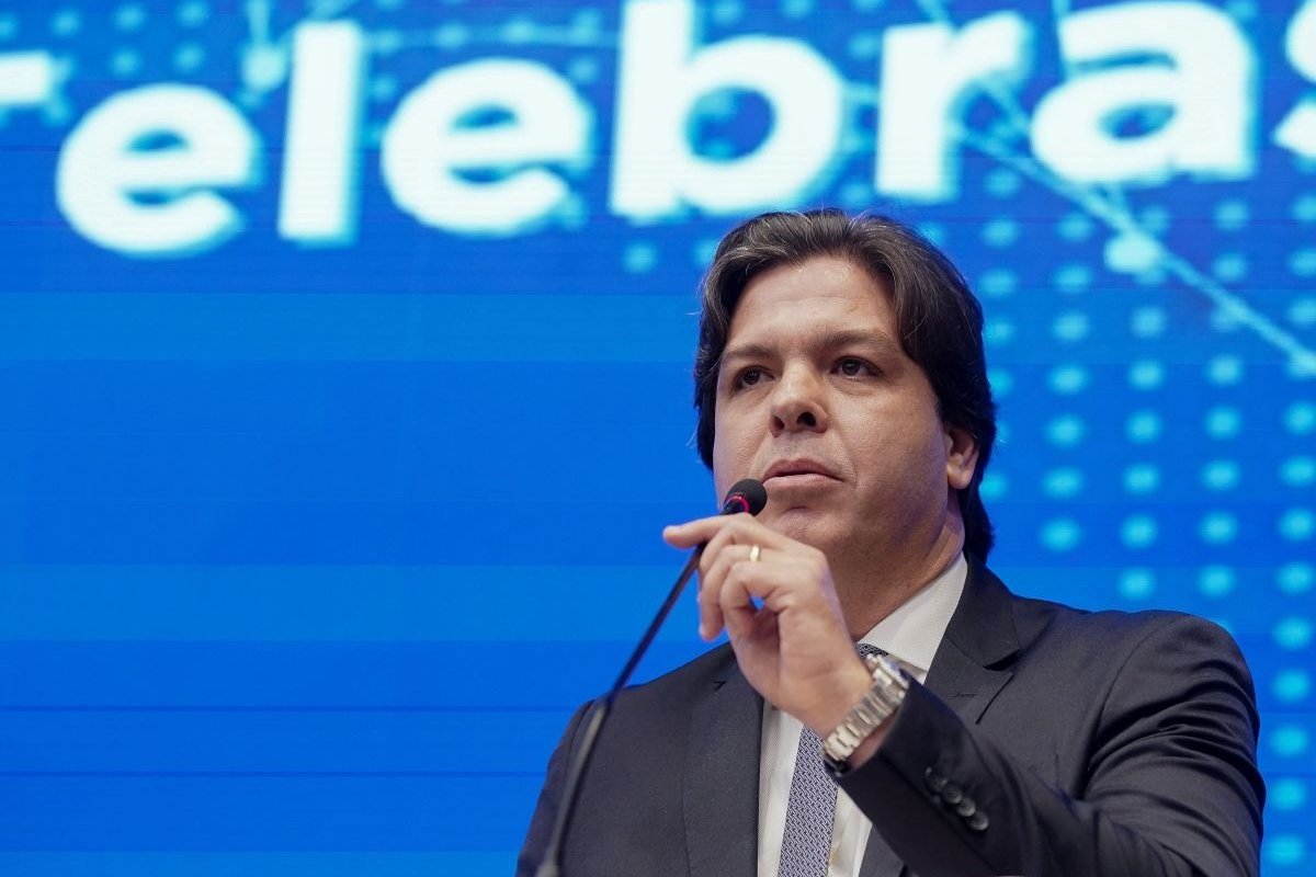 Lula aceita indicação de Alcolumbre, e presidente da Telebras assumirá Comunicações