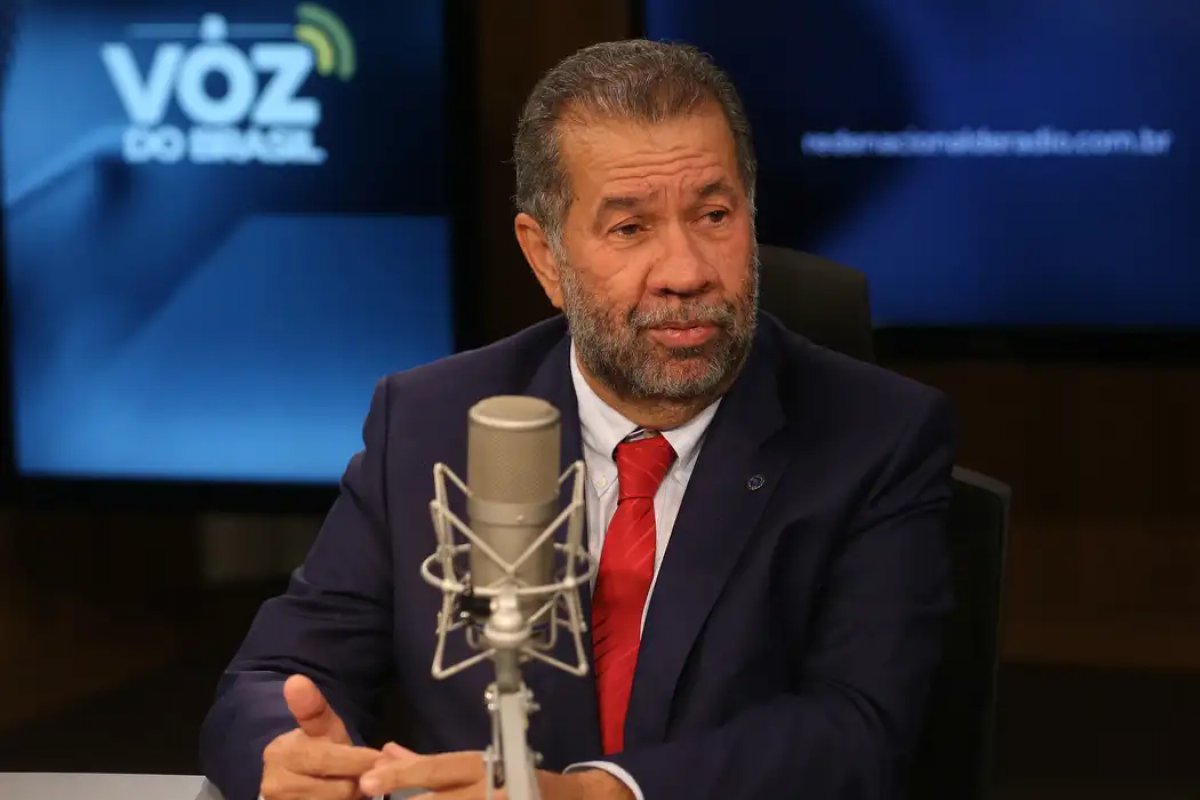 Indicações de Lupi geram demissões no INSS por ordem de Lula