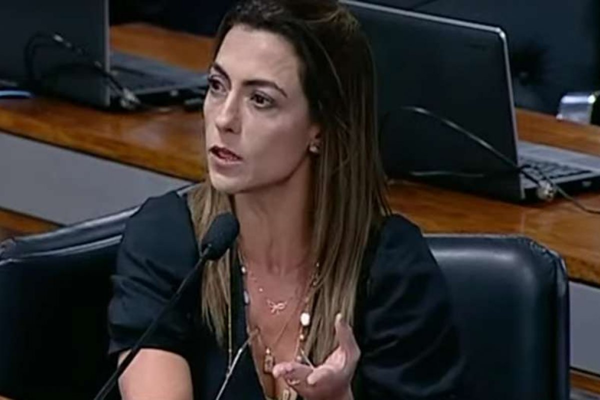 Senadora questiona ministro da educação sobre possibilidade de criar universidades cívico-militares