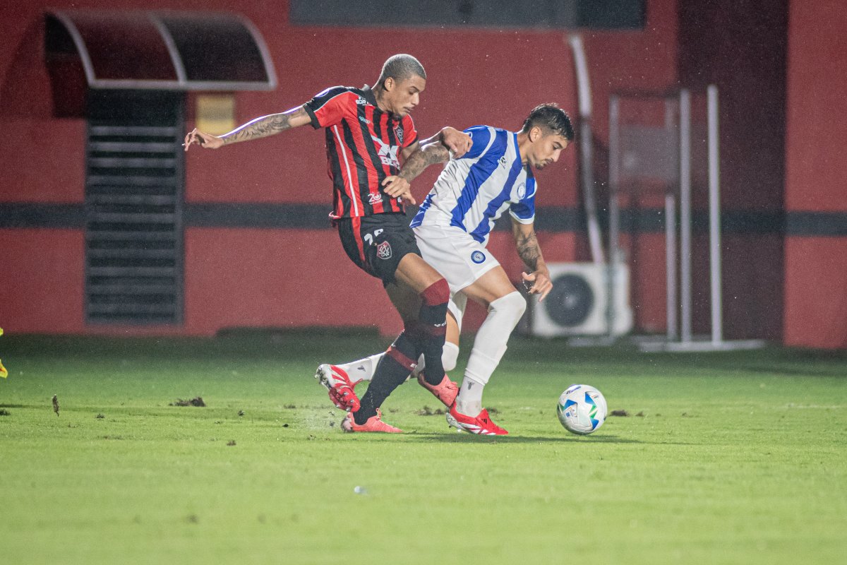 Após derrota para o Cerro Largo, Vitória completa 28 anos sem conseguir vencer adversário estrangeiro