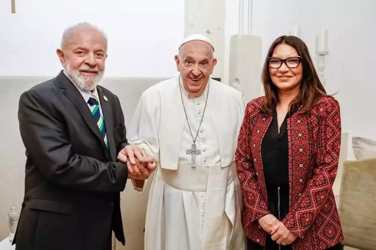 Lula e Janja ficarão na residência do embaixador em Roma durante velório do papa Francisco