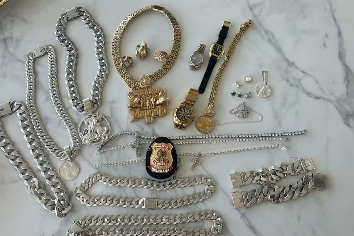 Quatro policiais civis são presos em operação da PF e MP por cobrar propina de funkeiros