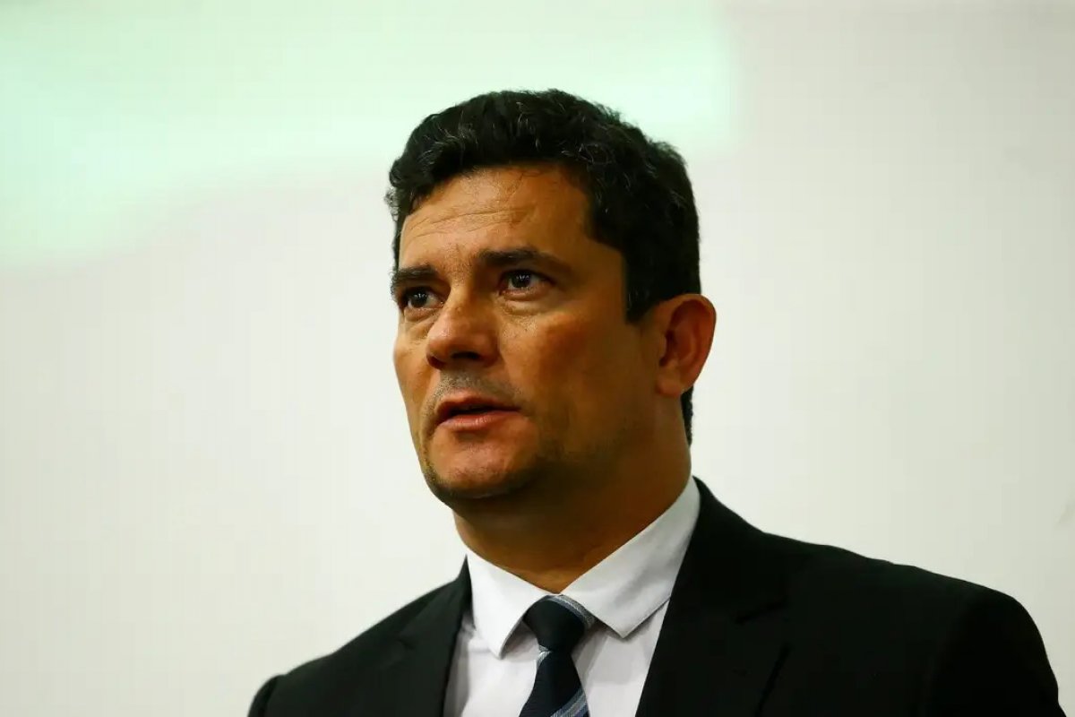 Moro diz que prisão de Collor foi 'vitória da lei' mas cobra cadeia para 'outros ladrões da Petrobras'