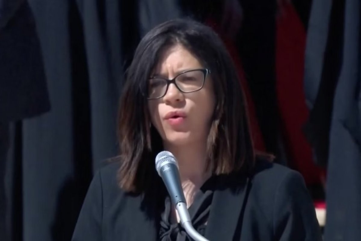 "Um privilégio", diz brasileira que leu Oração Universal em português durante funeral do papa Francisco