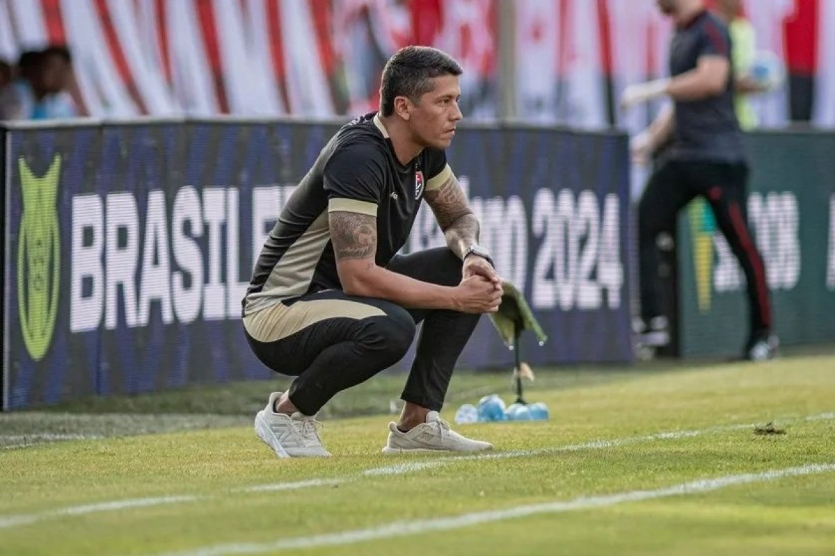 Vasco procura Carpini, mas recebe recusa do treinador