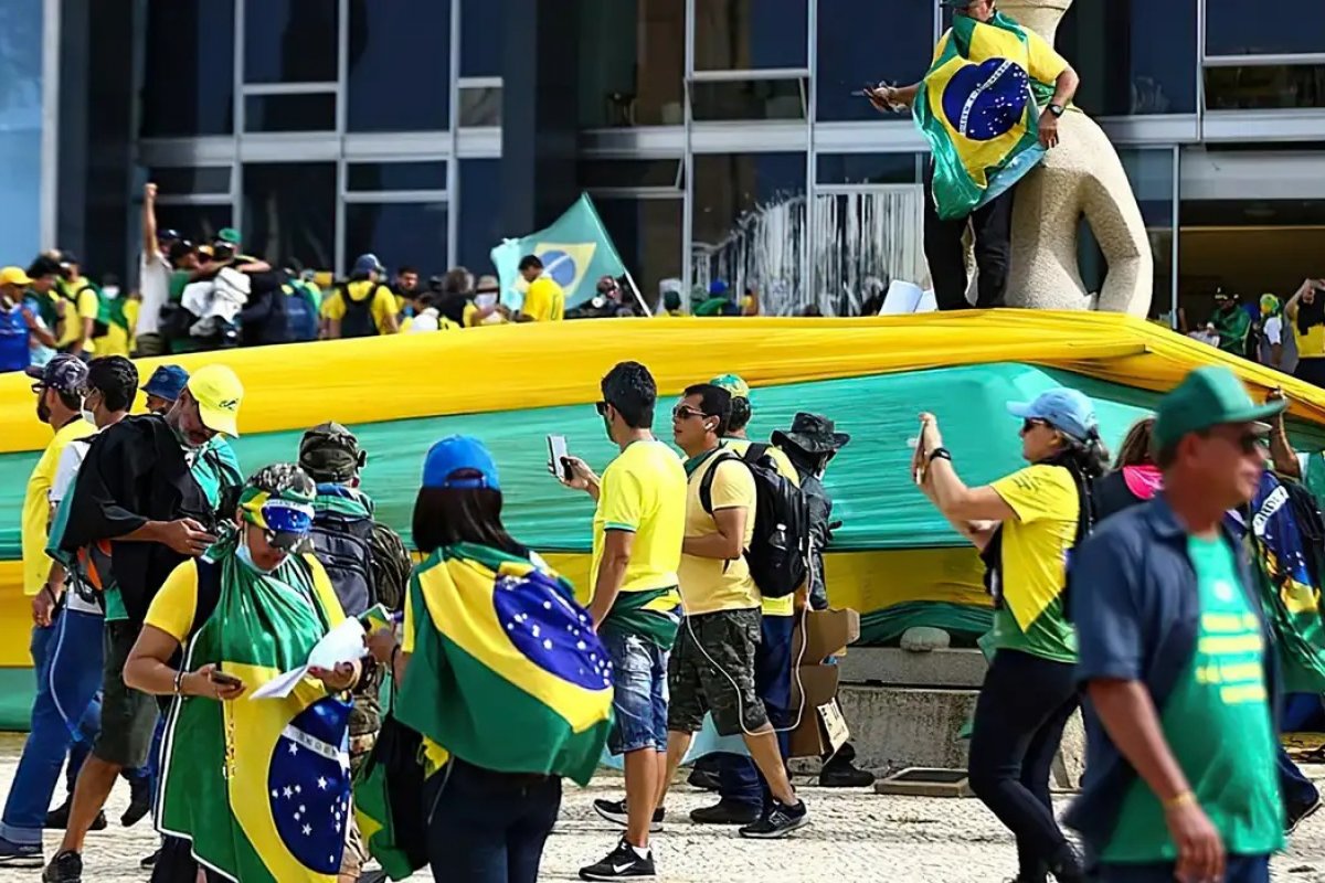 Congresso e STF acertam lei para soltar presos do 8/1 e aumentar penas de líderes que tentarem golpe