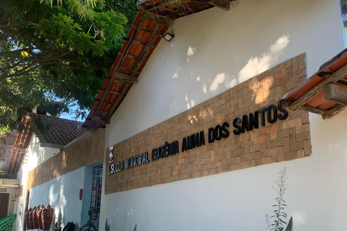 Centenário de Mãe Stella de Oxóssi: escola no terreiro Ilê Axé Opô Afonjá valoriza herança africana e ensino do iorubá para crianças