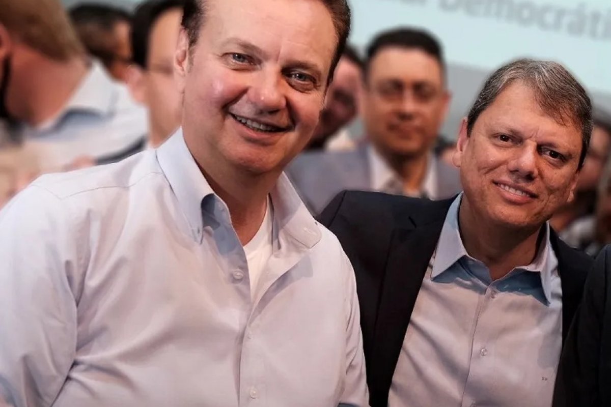 Centro-direita se uniria em torno de Tarcísio para Presidência, diz Kassab