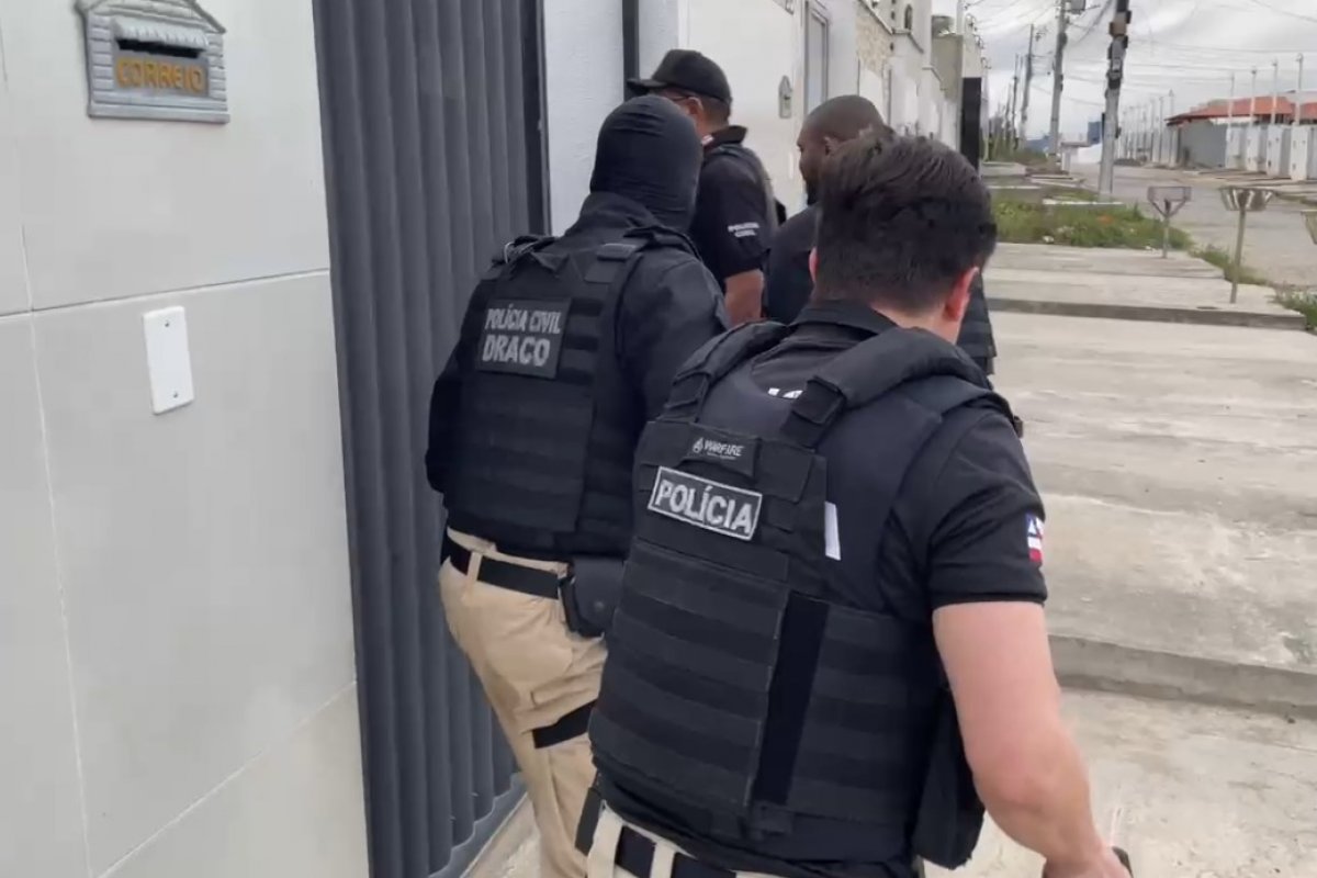 Operação prende 17 suspeitos de traficar armas, munições e drogas na Bahia