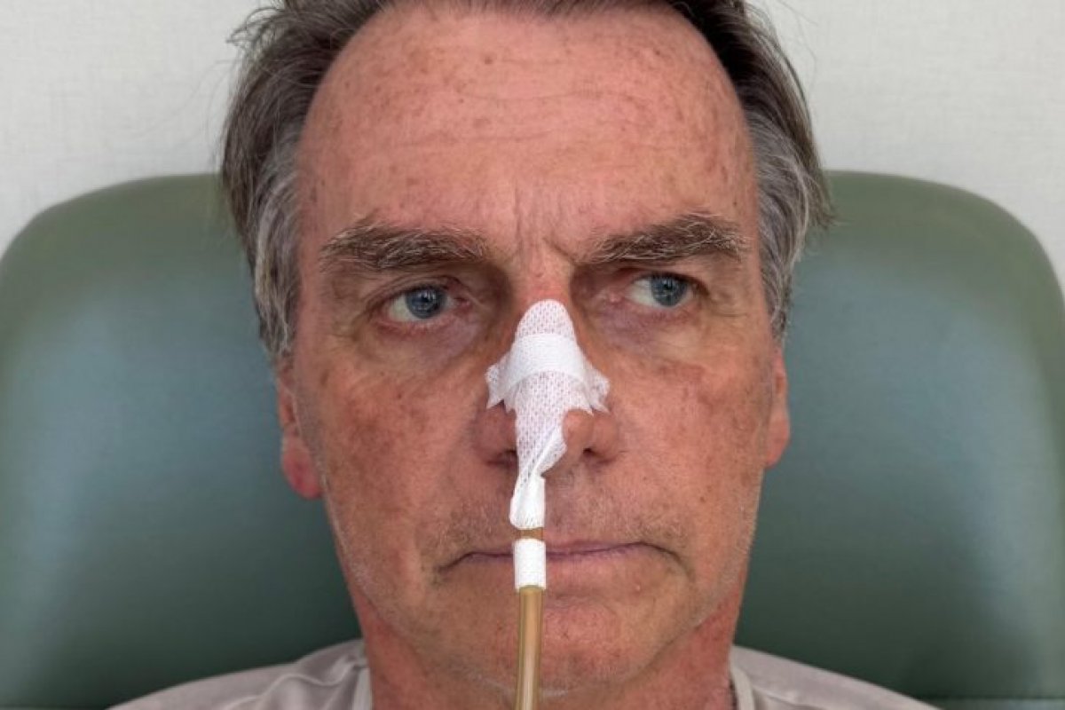 Alta de Bolsonaro prevista para sábado foi adiada, diz portal