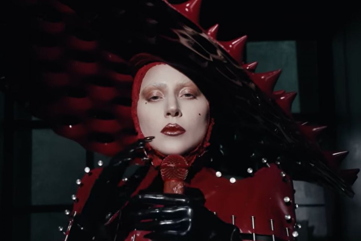 Como o show de Lady Gaga será exibido na TV sem delay e com informações sobre ela