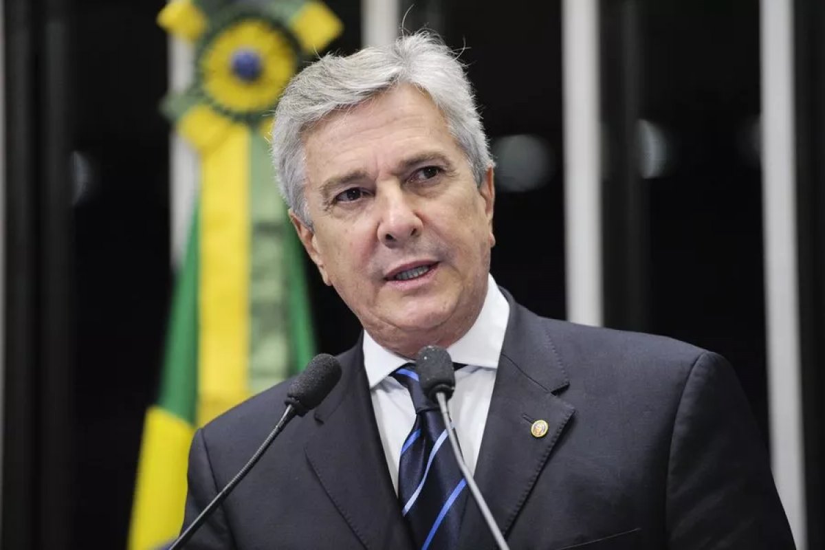 Collor tem prisão domiciliar em cobertura na orla avaliada em R$ 9 milhões em Maceió