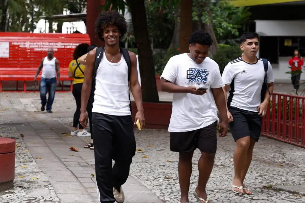 Prazo para pedir isenção da taxa do Enem 2025 termina hoje (02)