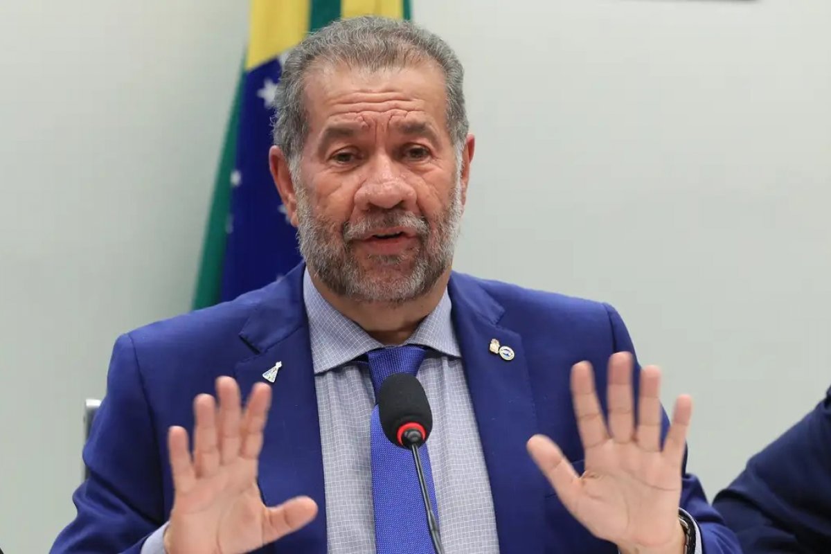 Pesquisa Atlas: 85% dos brasileiros defendem saída de Lupi após escândalo de fraudes no INSS