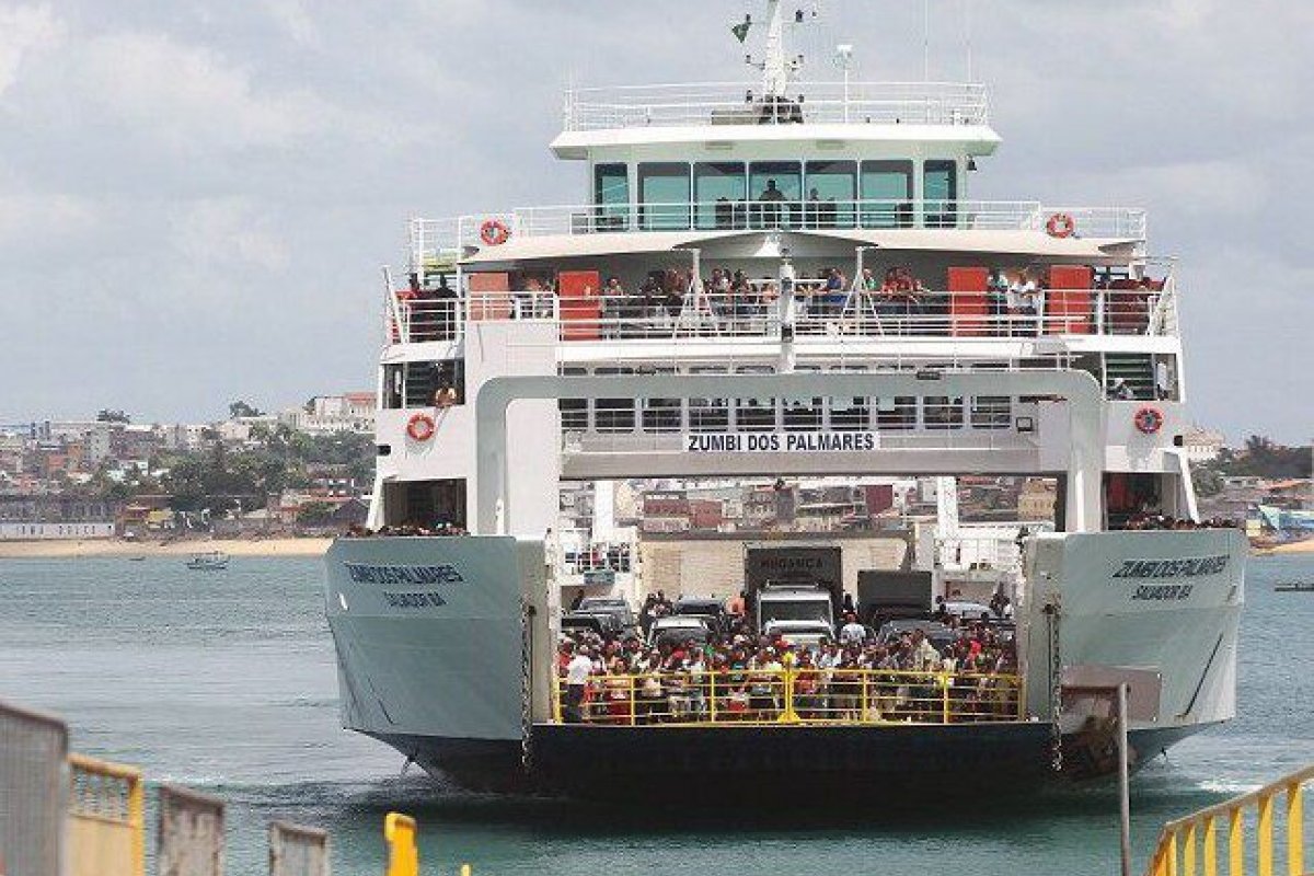 Ferry-Boat suspende embarque de veículos pesados devido às condições climáticas