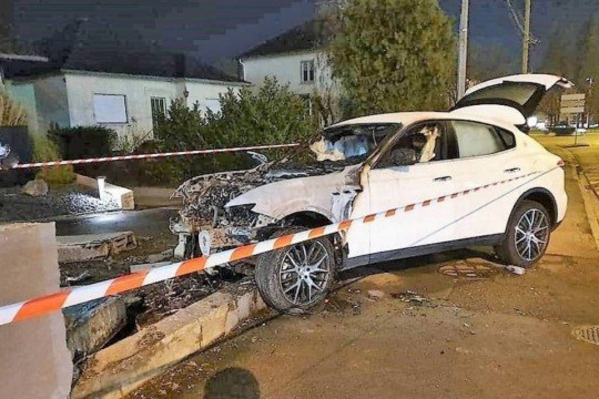 Noivo aluga carro de luxo e bate em um poste um dia antes de casar