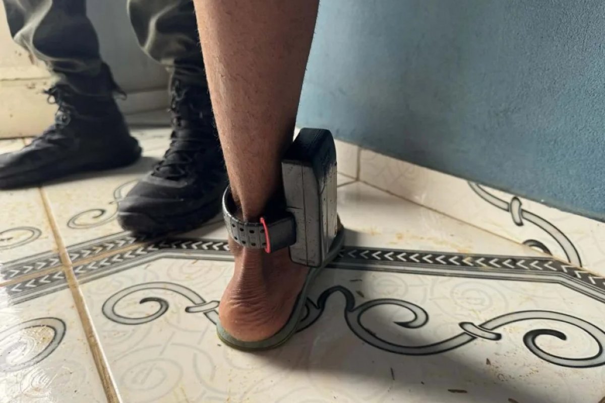 Polícia Civil prende dois homens com tornozeleira eletrônica na micareta de Feira de Santana