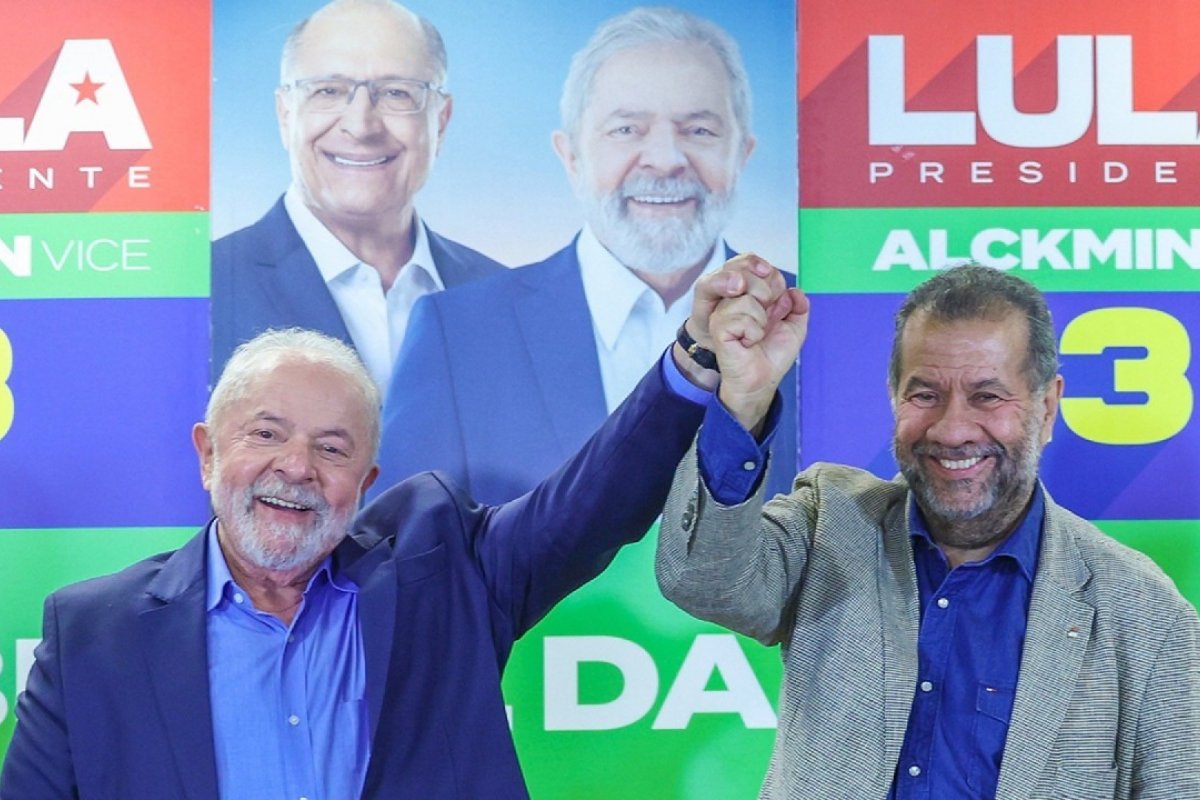 Aliado histórico do PT, PDT ameaça deixar base do governo após saída de Lupi