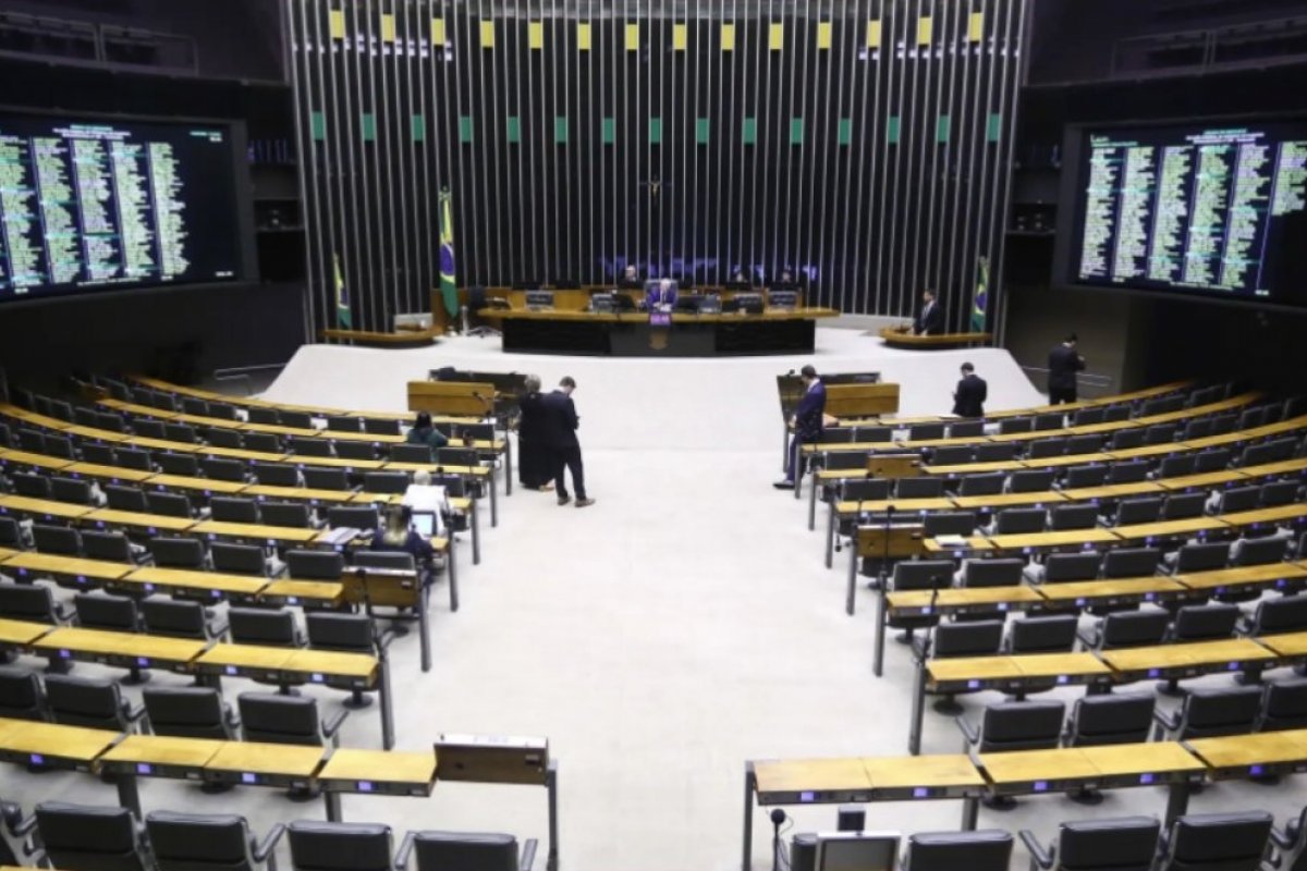 Isenção do IR: Câmara dos Deputados instala comissão especial para debater proposta nesta terça-feira (6)