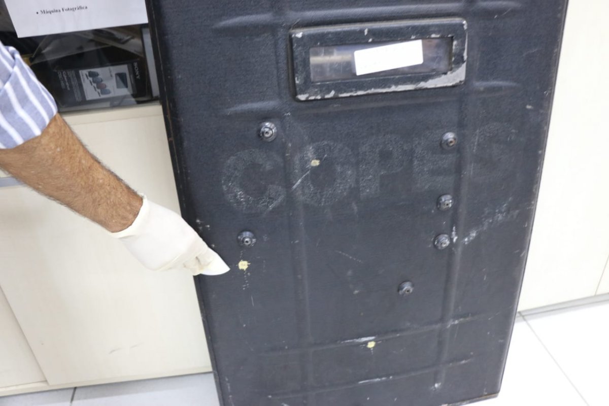 DPT analisa escudo do Bope danificado em ação contra miliciano