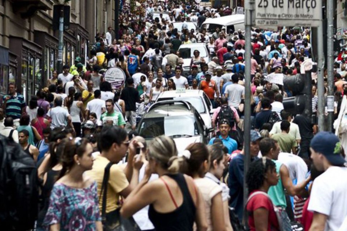Brasil sobe cinco posições em ranking de IDH e supera patamar pré-Covid pela primeira vez
