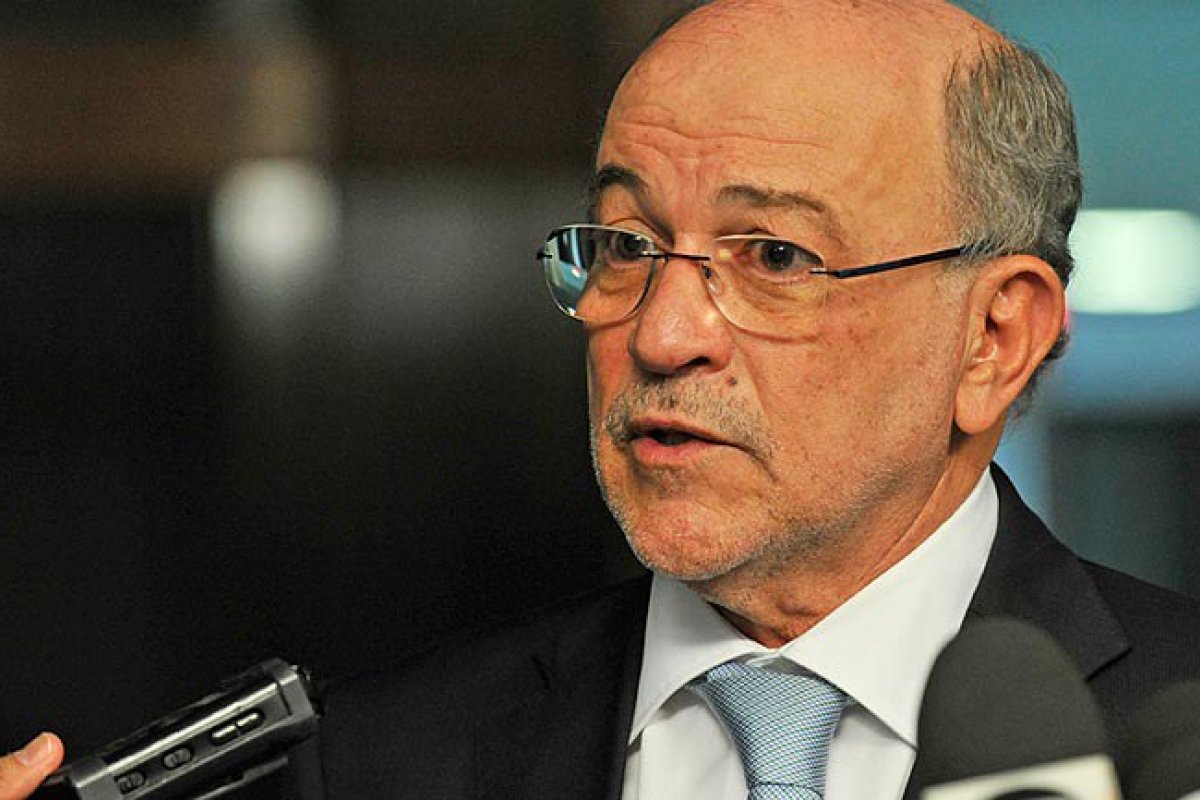 Ministro do TCU facilitou revalidação para associações investigadas por fraude no INSS