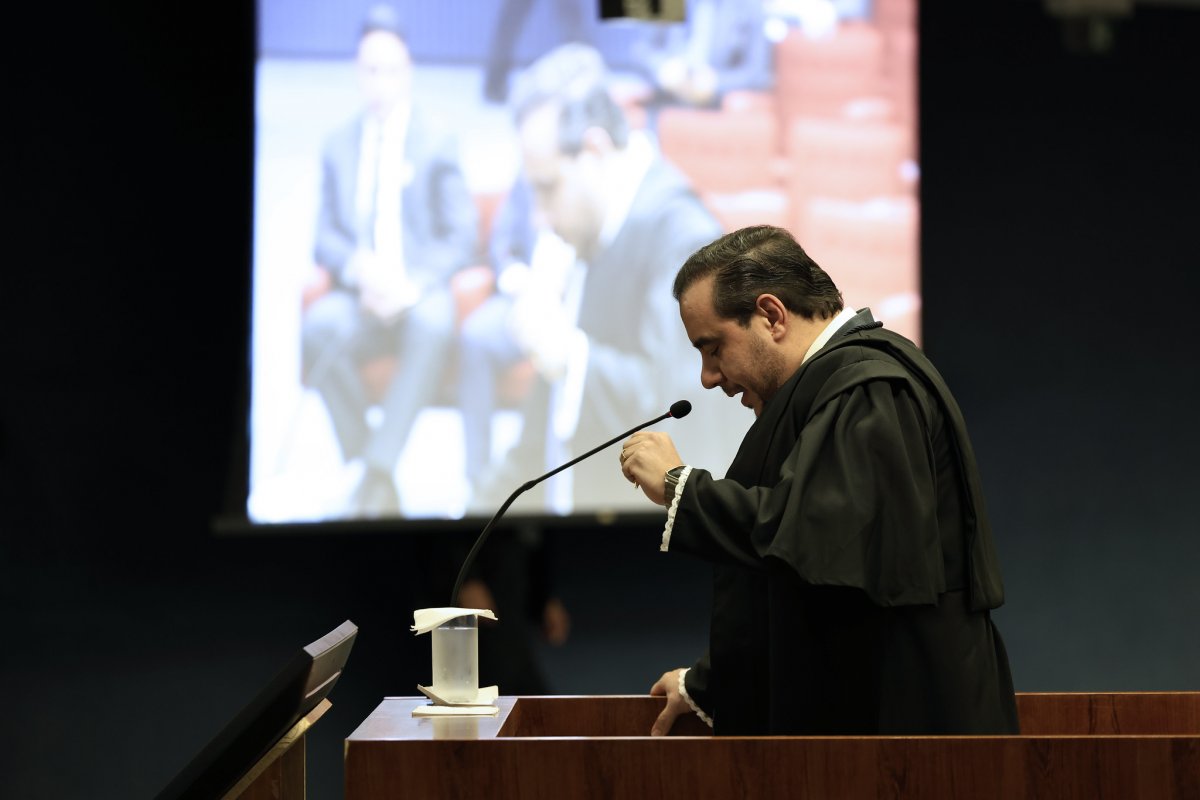 Advogados criticam no STF falta de detalhes de condutas em acusação por trama golpista