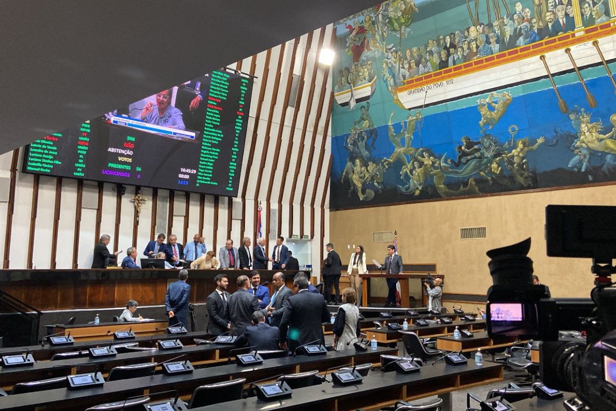 ALBA aprova empréstimo de R$ 600 milhões solicitado por Jerônimo Rodrigues