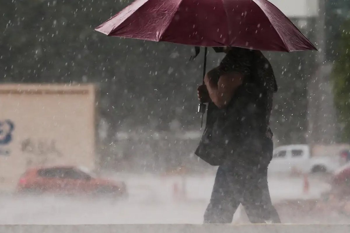 Inmet alerta sobre possibilidade de tempestades intensas no Brasil, com destaque para a Bahia