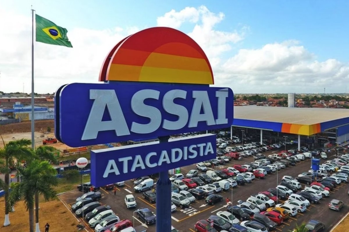 Funcionário de supermercado é afastado após trocar socos com cliente em Salvador