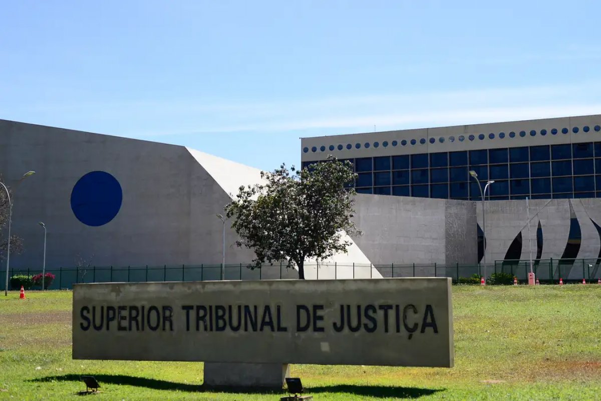 STJ permite alteração em registro civil para gênero neutro em decisão inédita