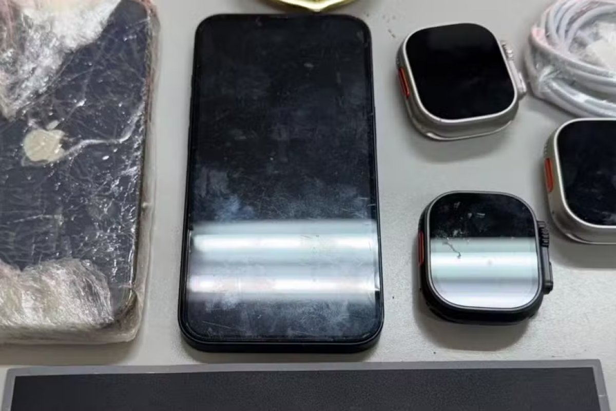 Monitor de ressocialização é preso ao tentar entrar em presídio com celular e relógios escondidos na bota