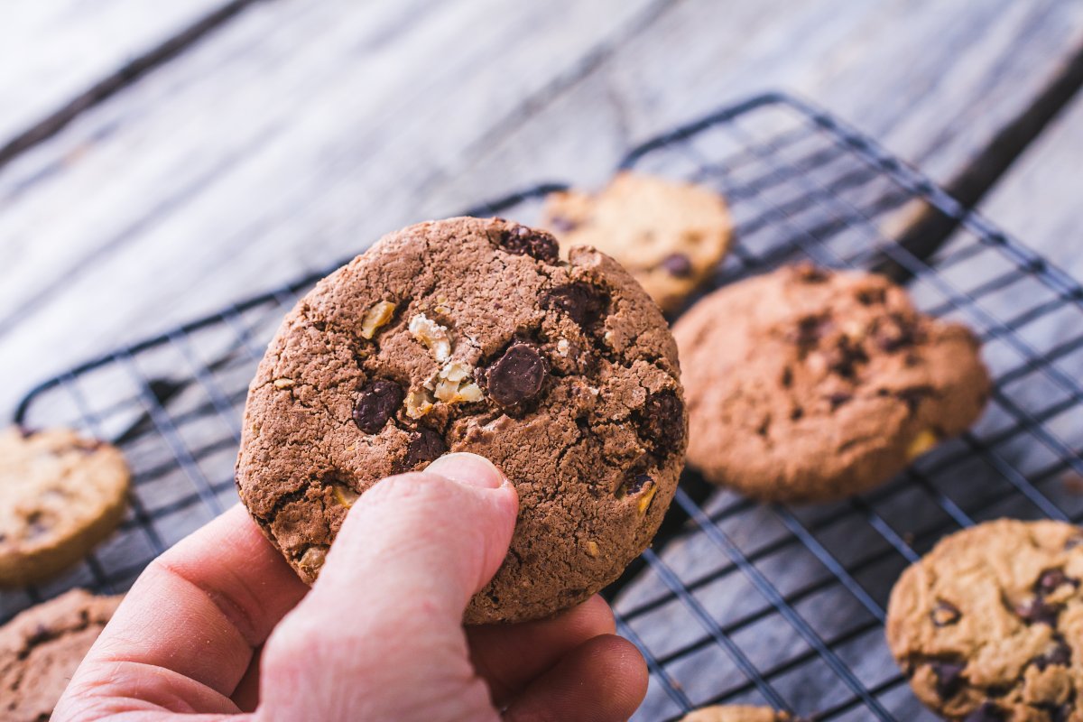 Biscoito recheado pode tirar até 39 minutos de vida saudável por porção, diz novo estudo