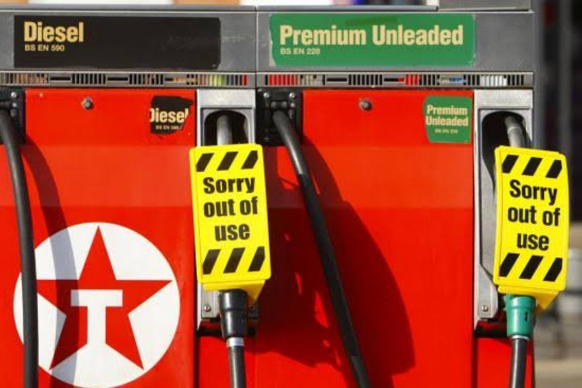 Comissão do Senado aprova fim de carros a gasolina e diesel em 2040