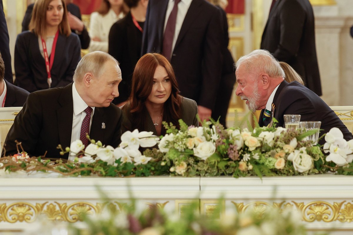 Lula e Putin prezam relações pessoais em reunião bilateral no Kremlin