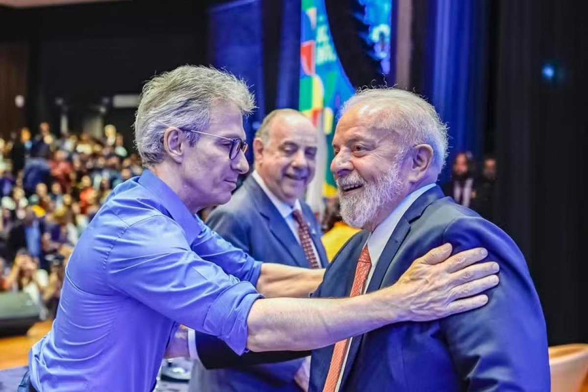 PT processa Zema por danos morais após postagem vinculando fraudes no INSS ao partido de Lula