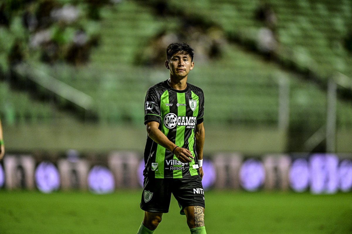 América-MG pede reconsideração da suspensão de jogador acusado de injúria racial ao STJD
